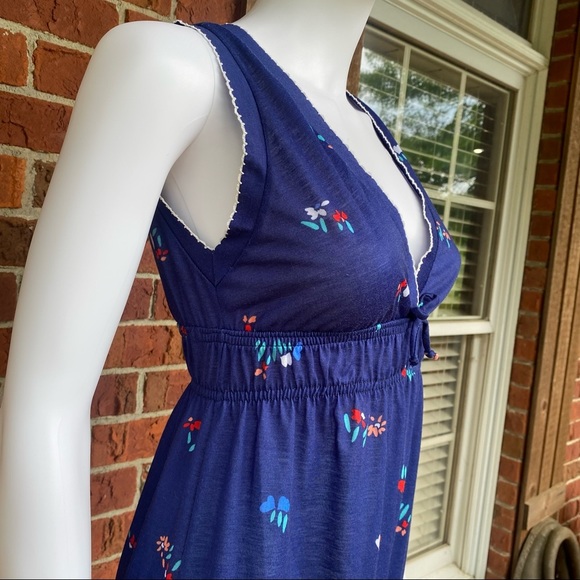 Vintage 1970s Najla New York Empire Waist V-Neck Floral Maxi Dress - Picture 4 of 6